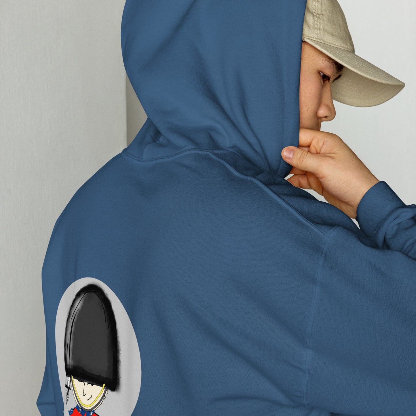 Sudadera unisex acogedora con diseño gráfico de la Guardia Real | FunWearCode